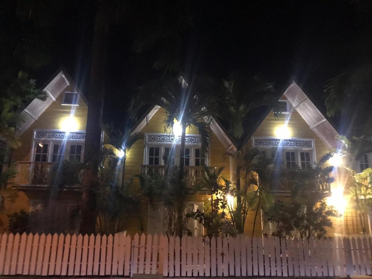 Yellow Houses Bocas Bocas Town Dış mekan fotoğraf