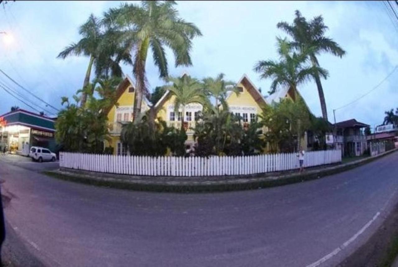 Yellow Houses Bocas Bocas Town Dış mekan fotoğraf